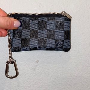 Dupe coin purse